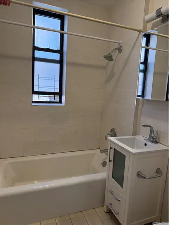 $2,300 | 132-30 Sanford Avenue, Unit 4AF | Flushing