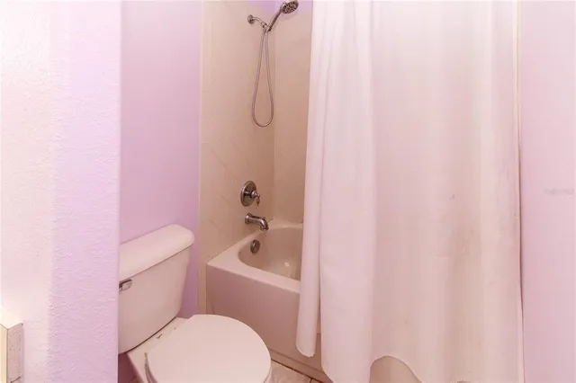 a view of a back yard