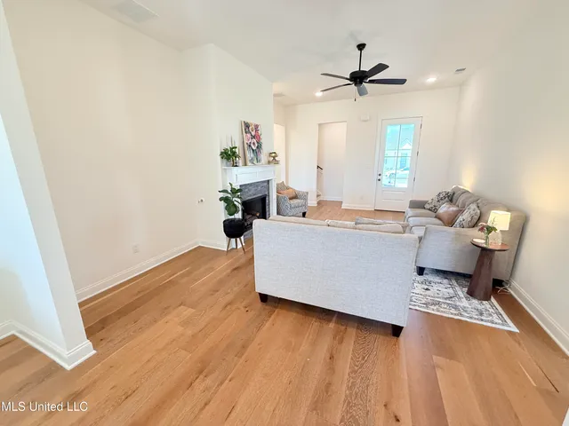 $346,900 | 738 Coahoma Court, Nesbit, MS 38651