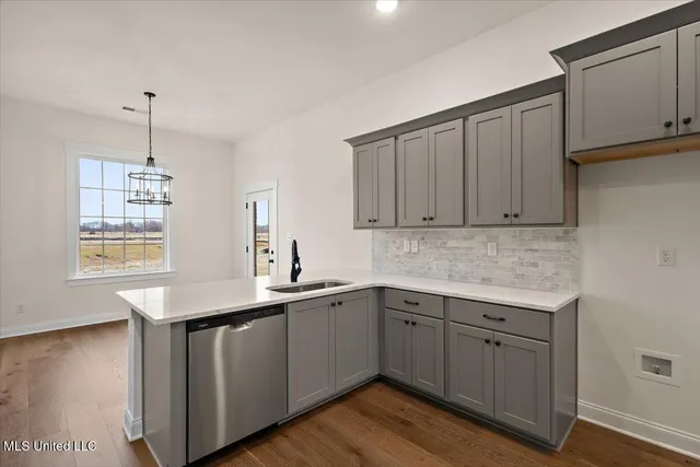 $346,900 | 738 Coahoma Court, Nesbit, MS 38651