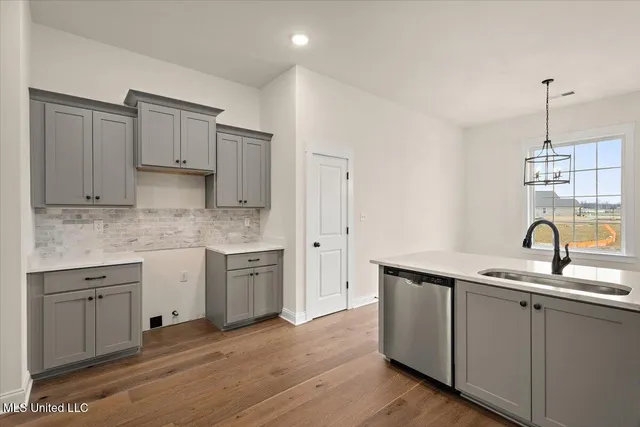 $346,900 | 738 Coahoma Court, Nesbit, MS 38651