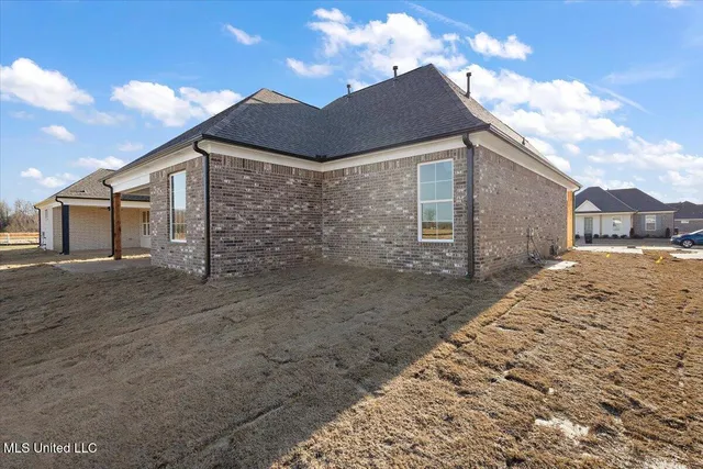 $346,900 | 738 Coahoma Court, Nesbit, MS 38651