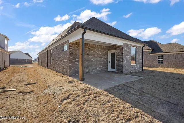 $346,900 | 738 Coahoma Court, Nesbit, MS 38651
