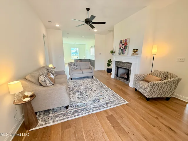 $346,900 | 738 Coahoma Court, Nesbit, MS 38651