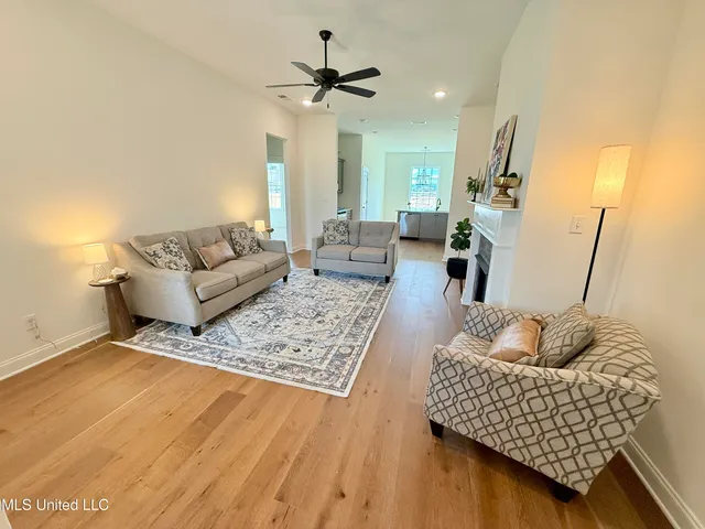 $346,900 | 738 Coahoma Court, Nesbit, MS 38651