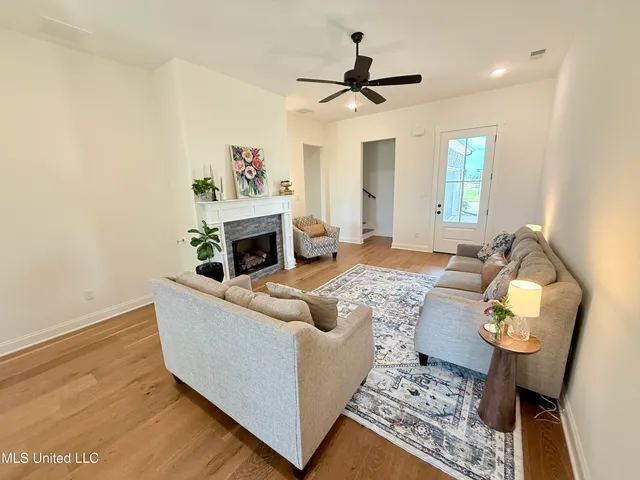 $346,900 | 738 Coahoma Court, Nesbit, MS 38651