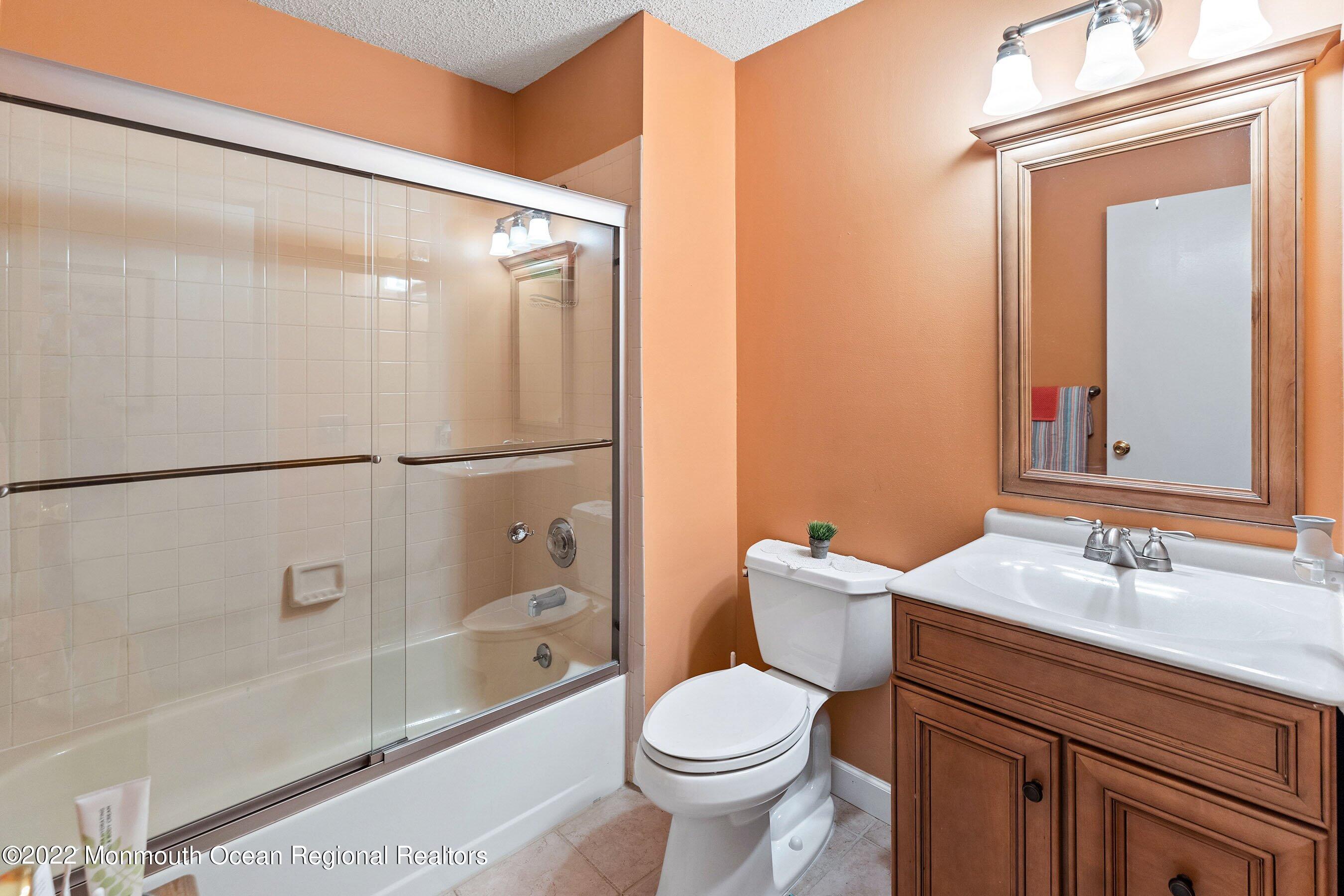 85 Pape Drive Atlantic Highlands, NJ 07716 - Photo 15 of 22 19-Int11 Lav2.