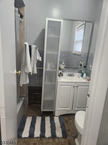 a view of walk in closet