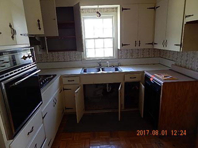 204 Greer Avenue Atmore, AL 36502 - Photo 7 of 16 Kitchen