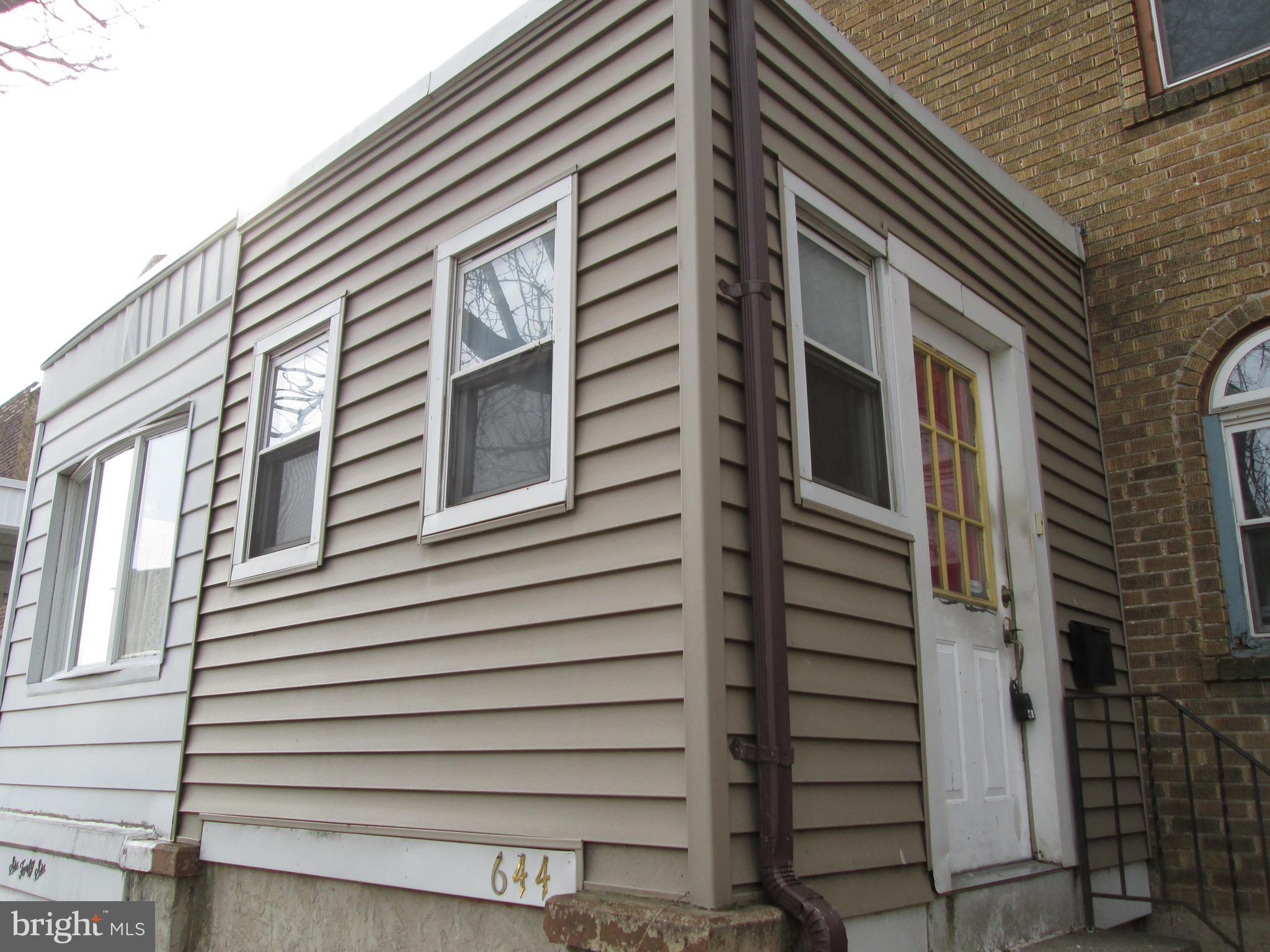 644 Copley Road Upper Darby, PA 19082 - Photo 4 of 47 a front view of a house