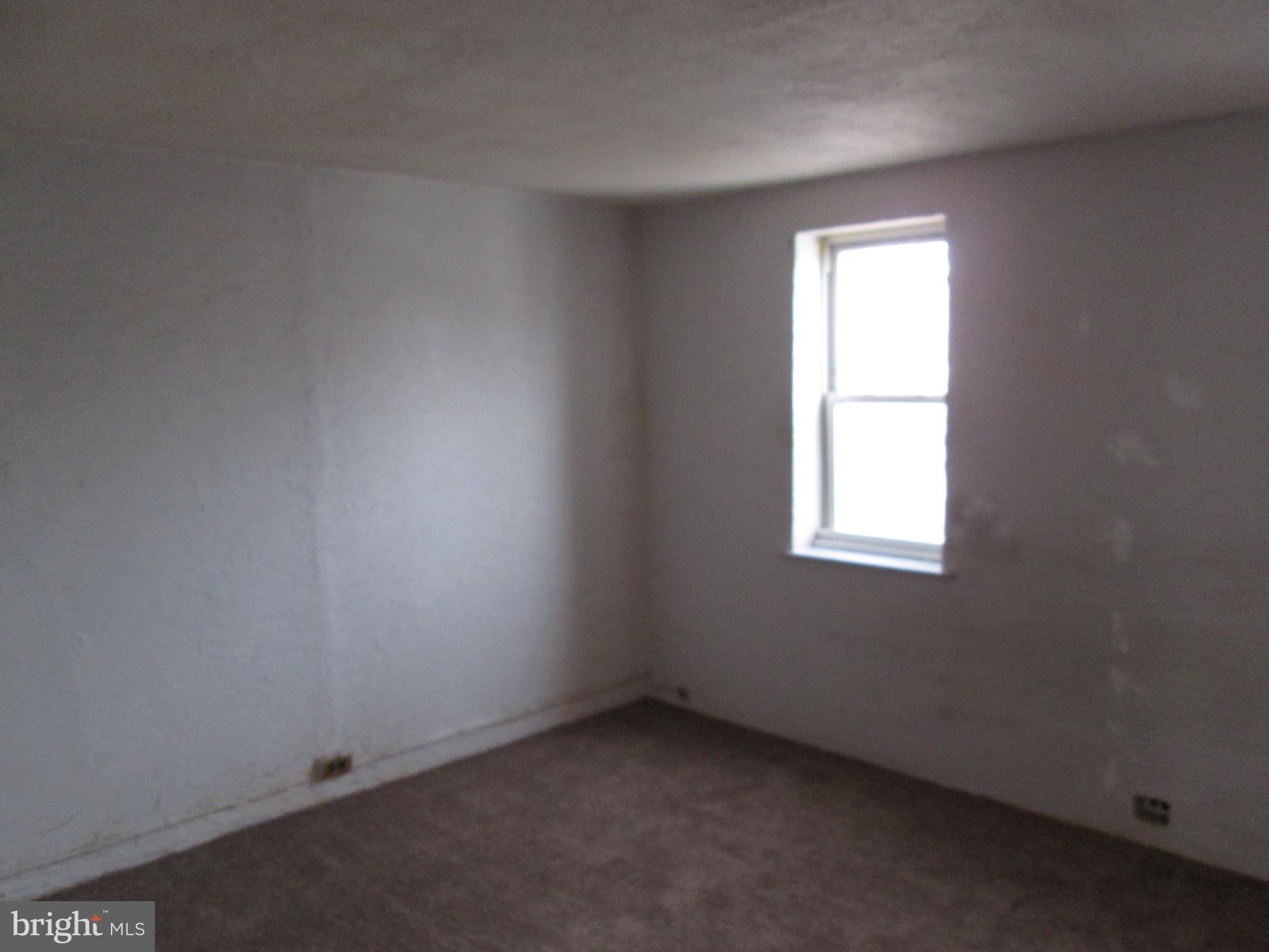 644 Copley Road Upper Darby, PA 19082 - Photo 37 of 47 an empty room with a window
