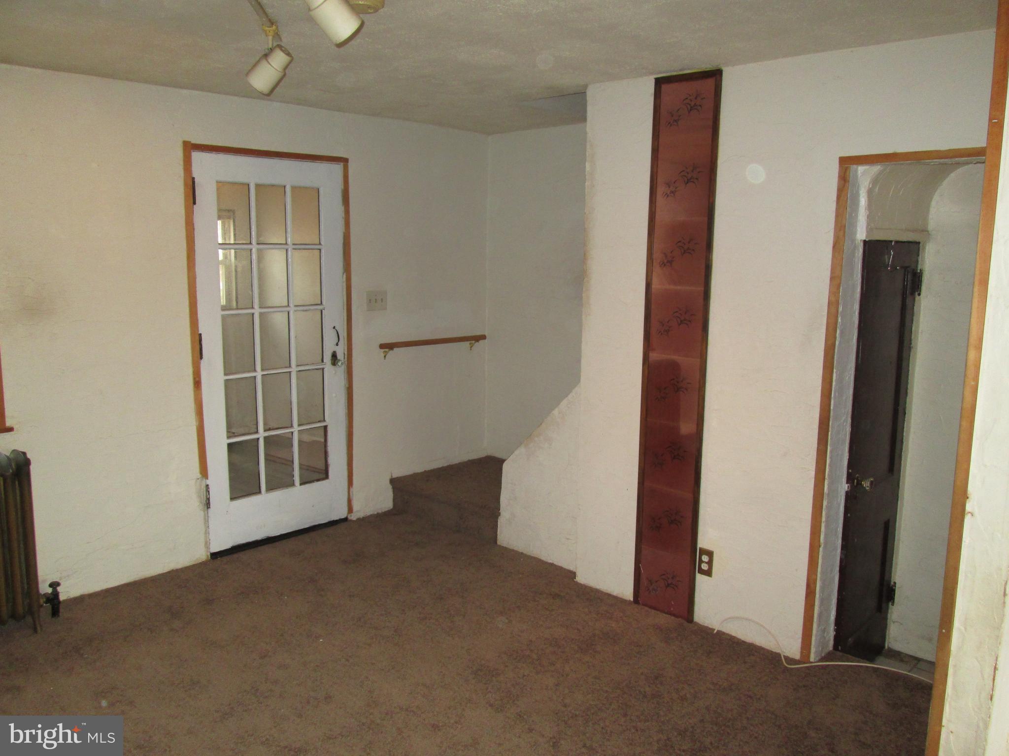 644 Copley Road Upper Darby, PA 19082 - Photo 9 of 47 an empty room with windows
