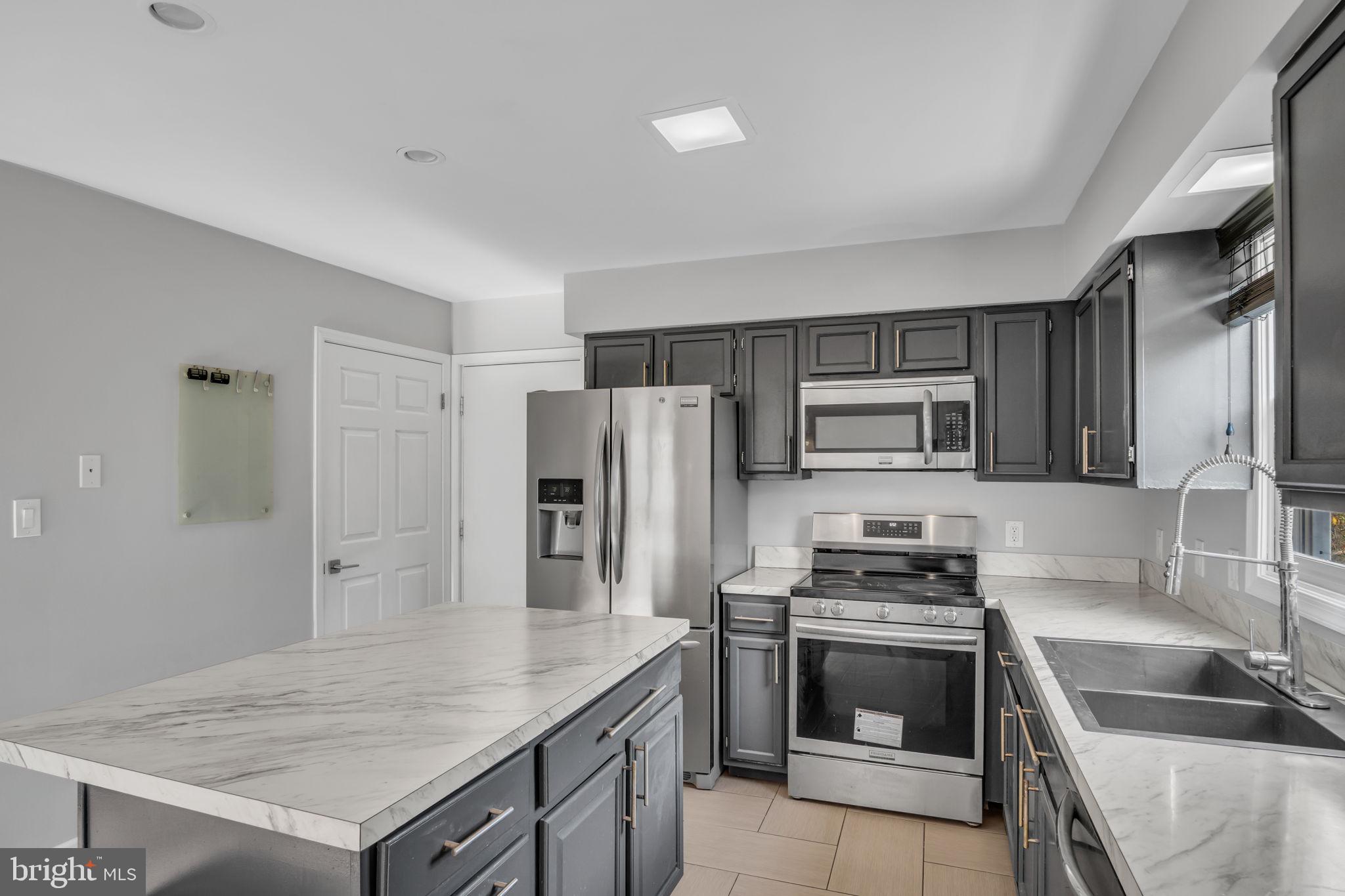 115 Suffolk Road Harrisburg, PA 17112 - Photo 12 of 37