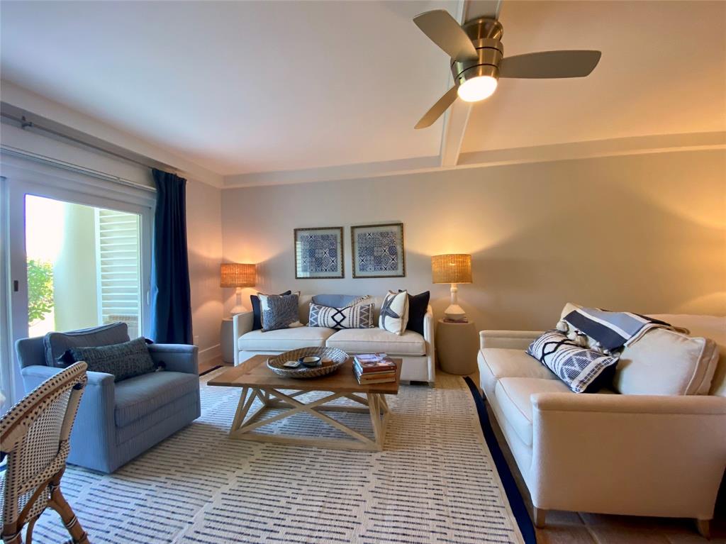 400 Beach Road, Unit 150 Vero Beach, FL 32963 - Photo 4 of 21 a living room with furniture