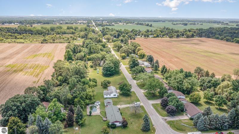 1009 South Lincoln Road Mount Pleasant, MI 48858 - Photo 5 of 5 Gallery Image 5