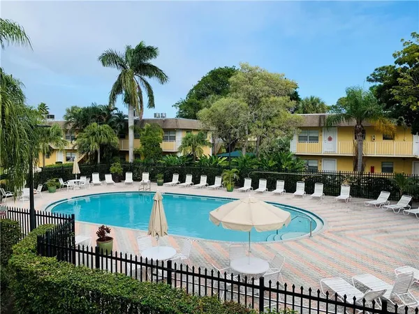 $1,700 | 5174 Northeast 6th Avenue, Unit 514, Oakland Park, FL 33334