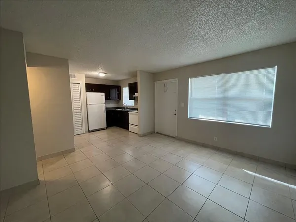 $1,700 | 5174 Northeast 6th Avenue, Unit 514, Oakland Park, FL 33334