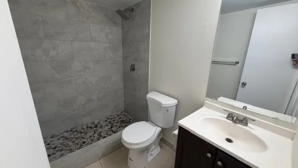 $1,700 | 5174 Northeast 6th Avenue, Unit 514, Oakland Park, FL 33334