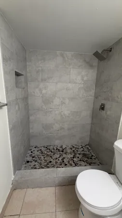 $1,700 | 5174 Northeast 6th Avenue, Unit 514, Oakland Park, FL 33334