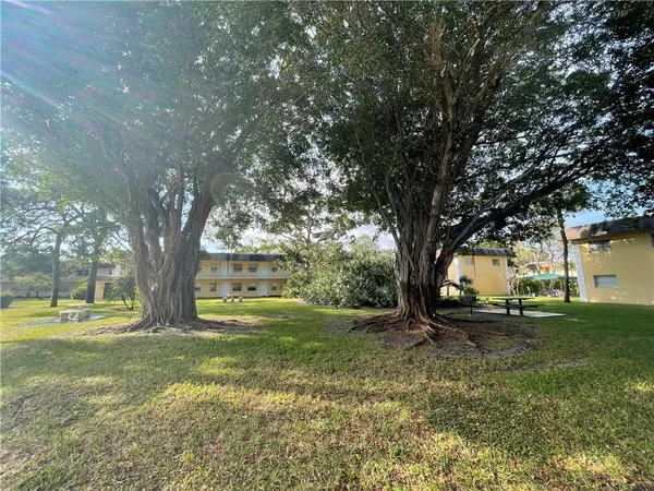 $1,700 | 5174 Northeast 6th Avenue, Unit 514, Oakland Park, FL 33334
