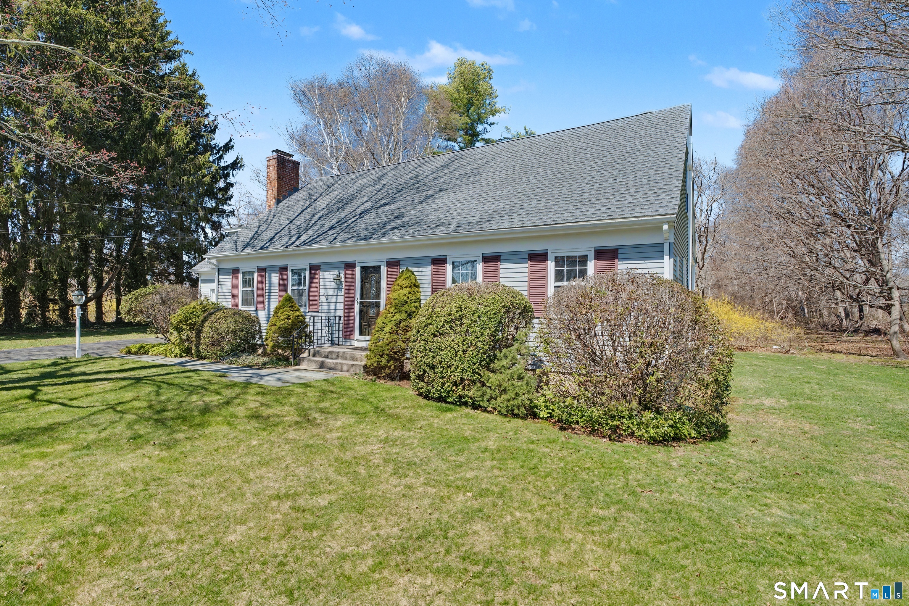 9 Sparrow Bush Lane Guilford, CT 06437 - Photo 2 of 38