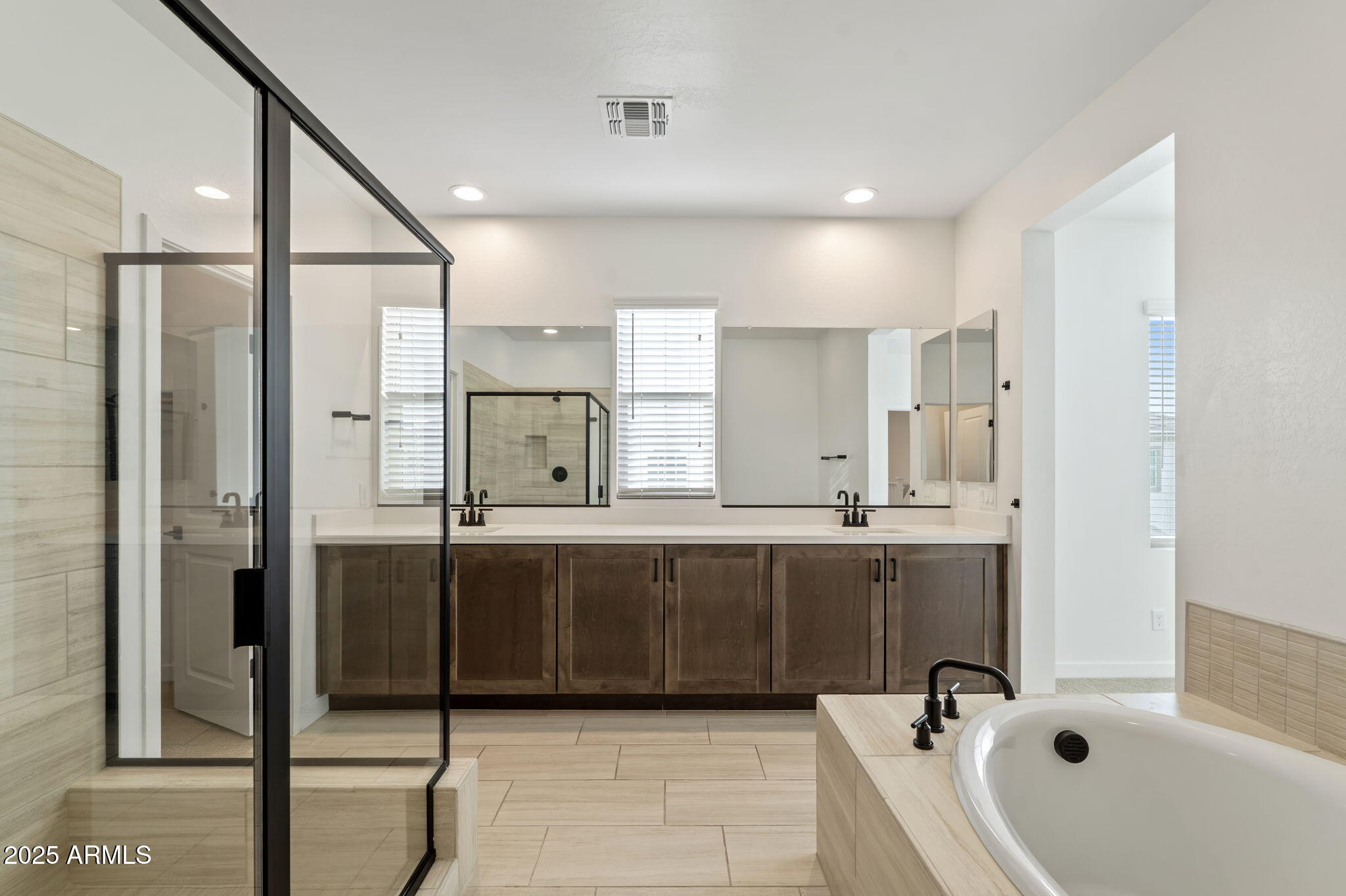 6428 North 17th Place Phoenix, AZ 85016 - Photo 32 of 48 a bathroom with a bathtub and a sink