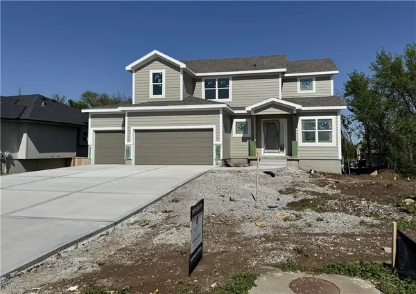 $520,000 | 20727 Emerald Street, Spring Hill, KS 66083