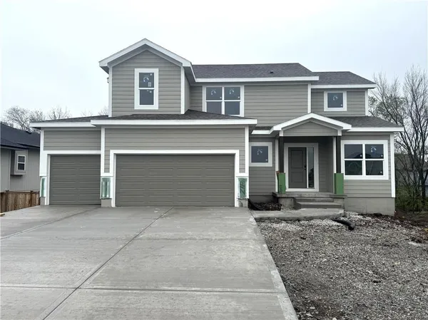 $520,000 | 20727 Emerald Street, Spring Hill, KS 66083