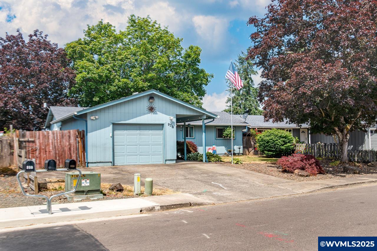 930 West Airway Road Lebanon, OR 97355 - Photo 1 of 40 Gallery Image 1
