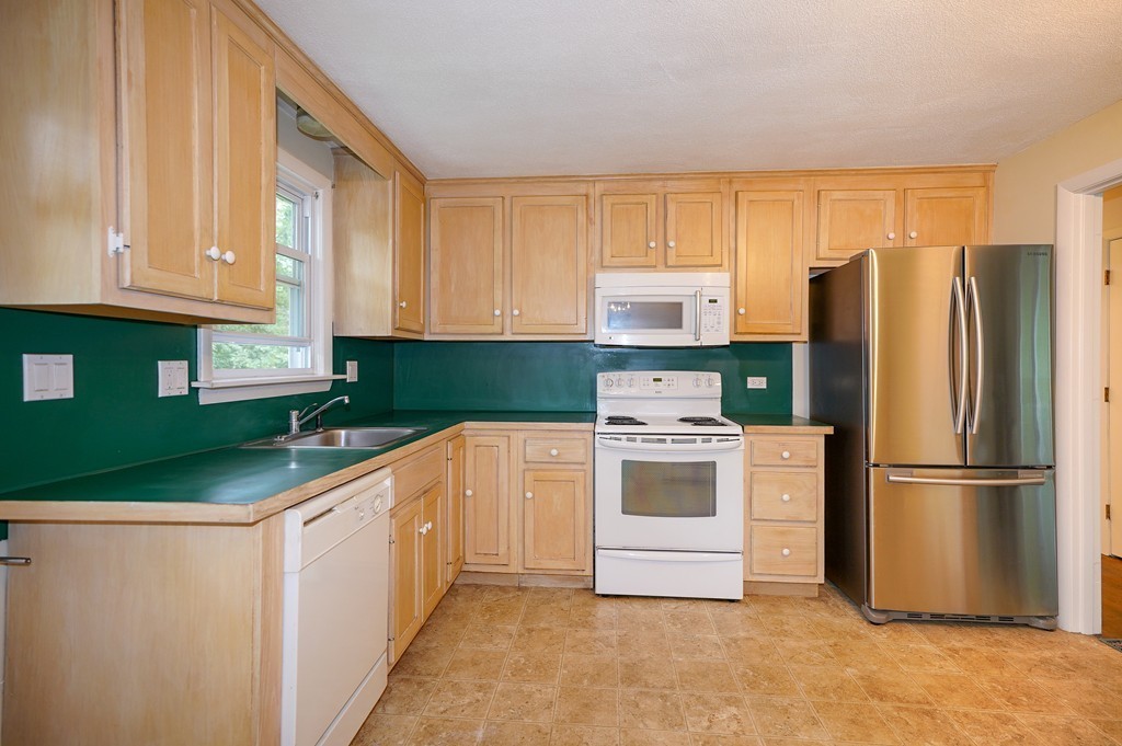 68 Oak Road Canton, MA 02021 - Photo 5 of 17 Gallery Image 5