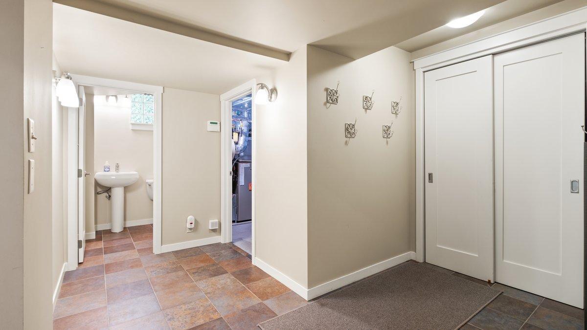 147 Glenbrook Road North Wayzata, MN 55391 - Photo 22 of 39