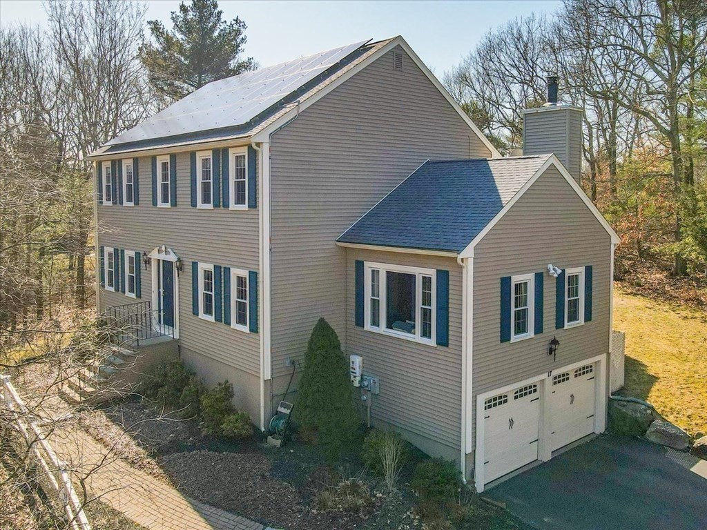 17 Castle Road Norfolk, MA 02056 - Photo 1 of 36 Gallery Image 1