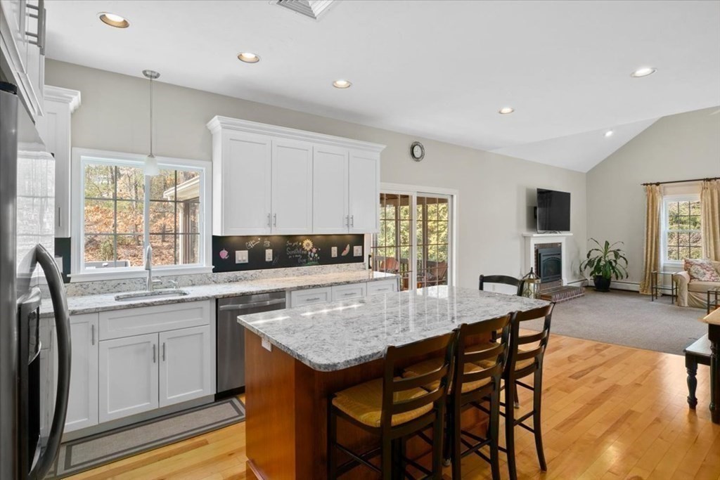 17 Castle Road Norfolk, MA 02056 - Photo 11 of 36 Gallery Image 11
