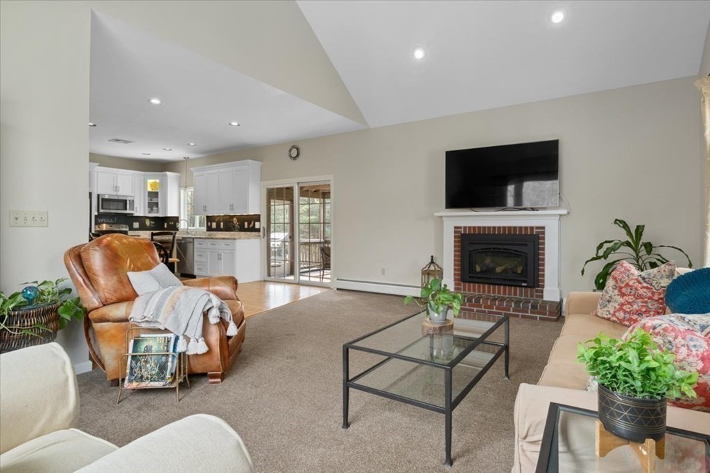 17 Castle Road Norfolk, MA 02056 - Photo 16 of 36 Gallery Image 16