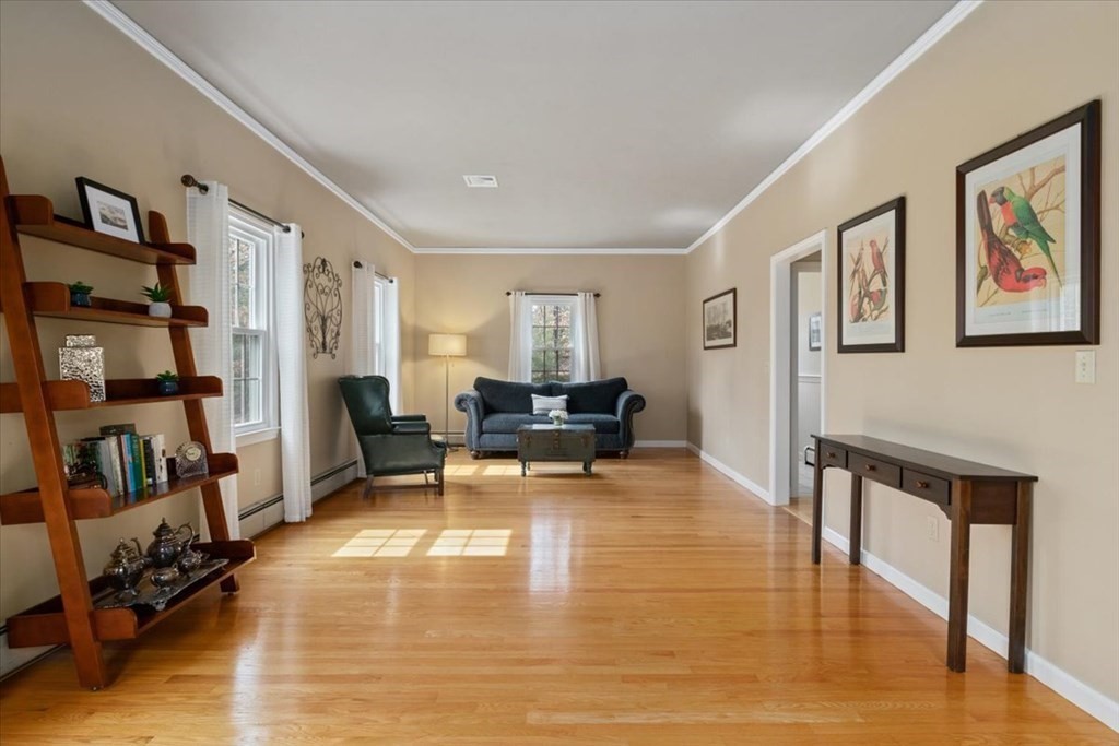 17 Castle Road Norfolk, MA 02056 - Photo 8 of 36 Gallery Image 8