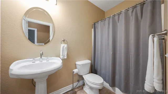 $785,000 | 402 Payne Stewart Court, Lake Ozark, MO 65049