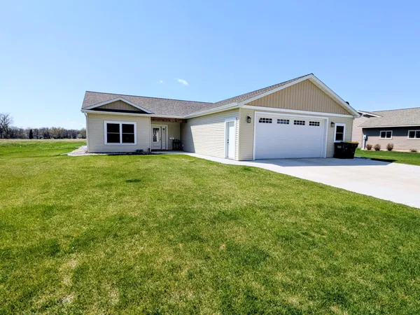 $365,000 | 1401 West Fairview Avenue, Olivia, MN 56277