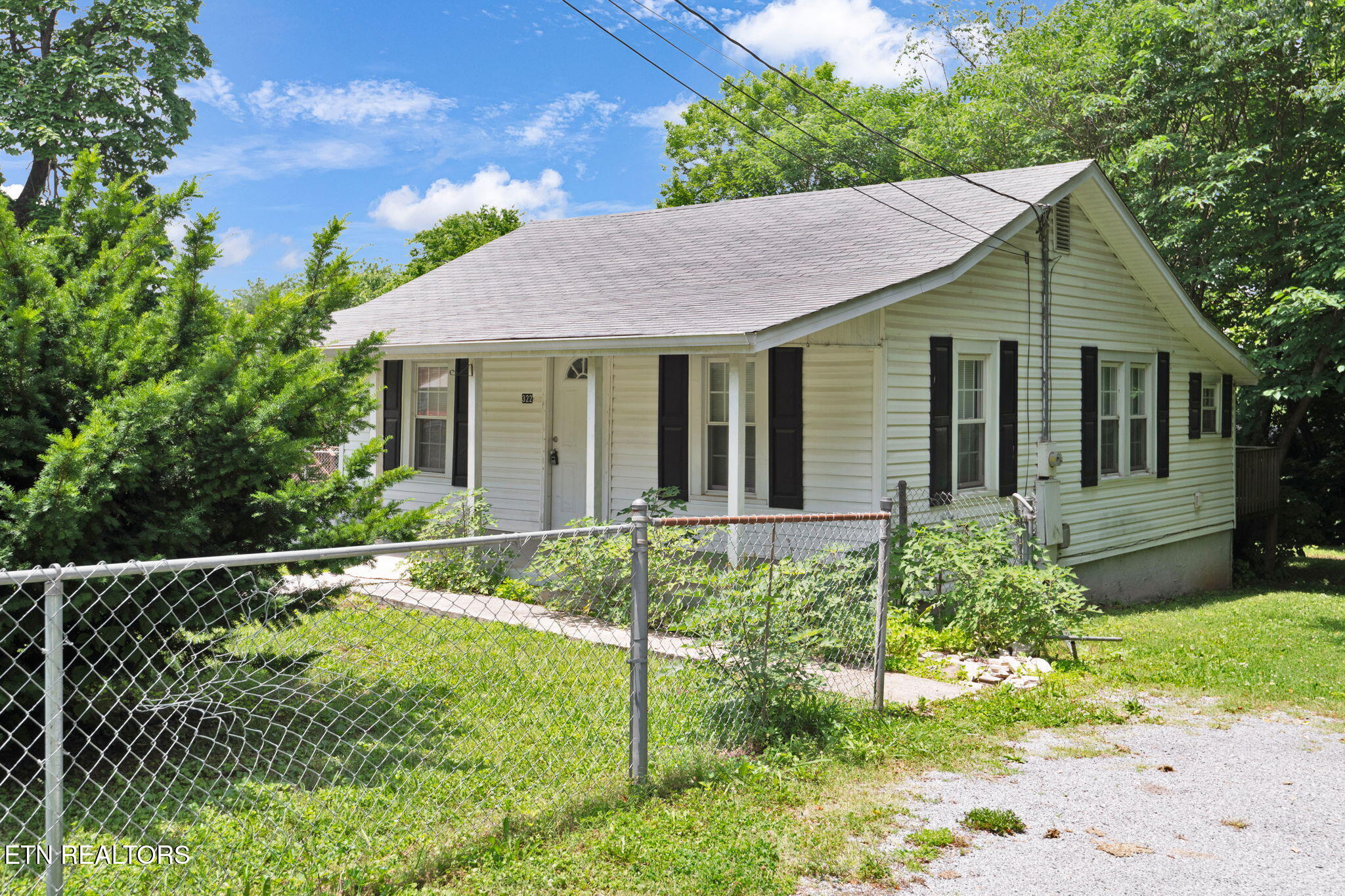107-web-or-mls-314-322 Russell Rd-9220