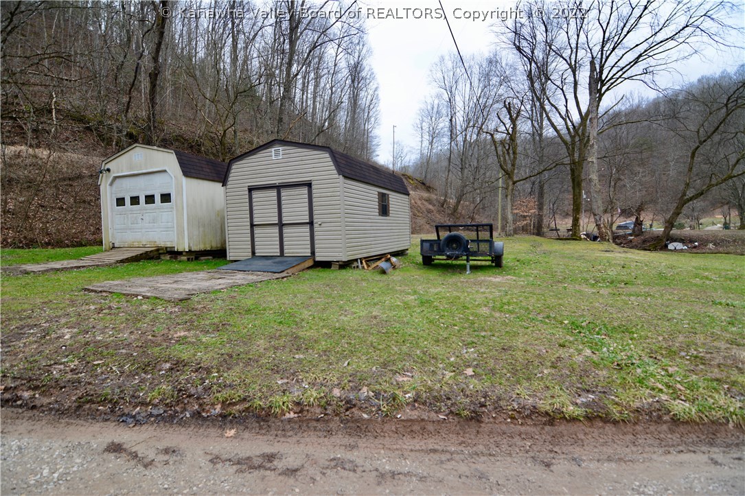 1805 Harmons Creek Road Poca, WV 25159 - Photo 27 of 30 Gallery Image 27