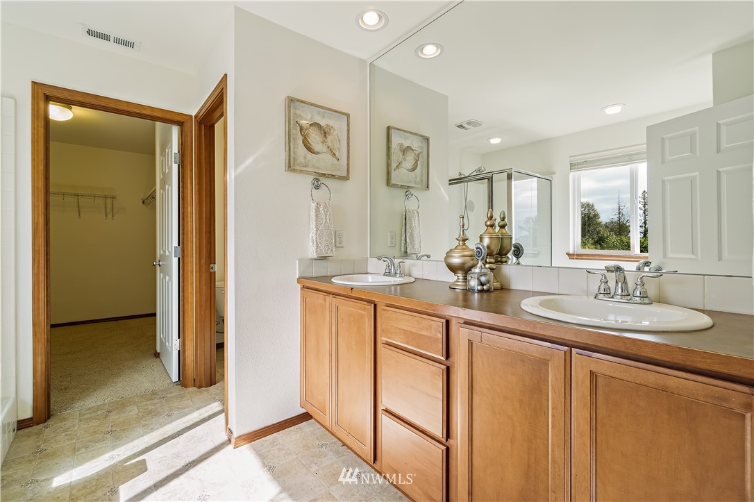 23010 42nd Drive Southeast Bothell, WA 98021 - Photo 28 of 36