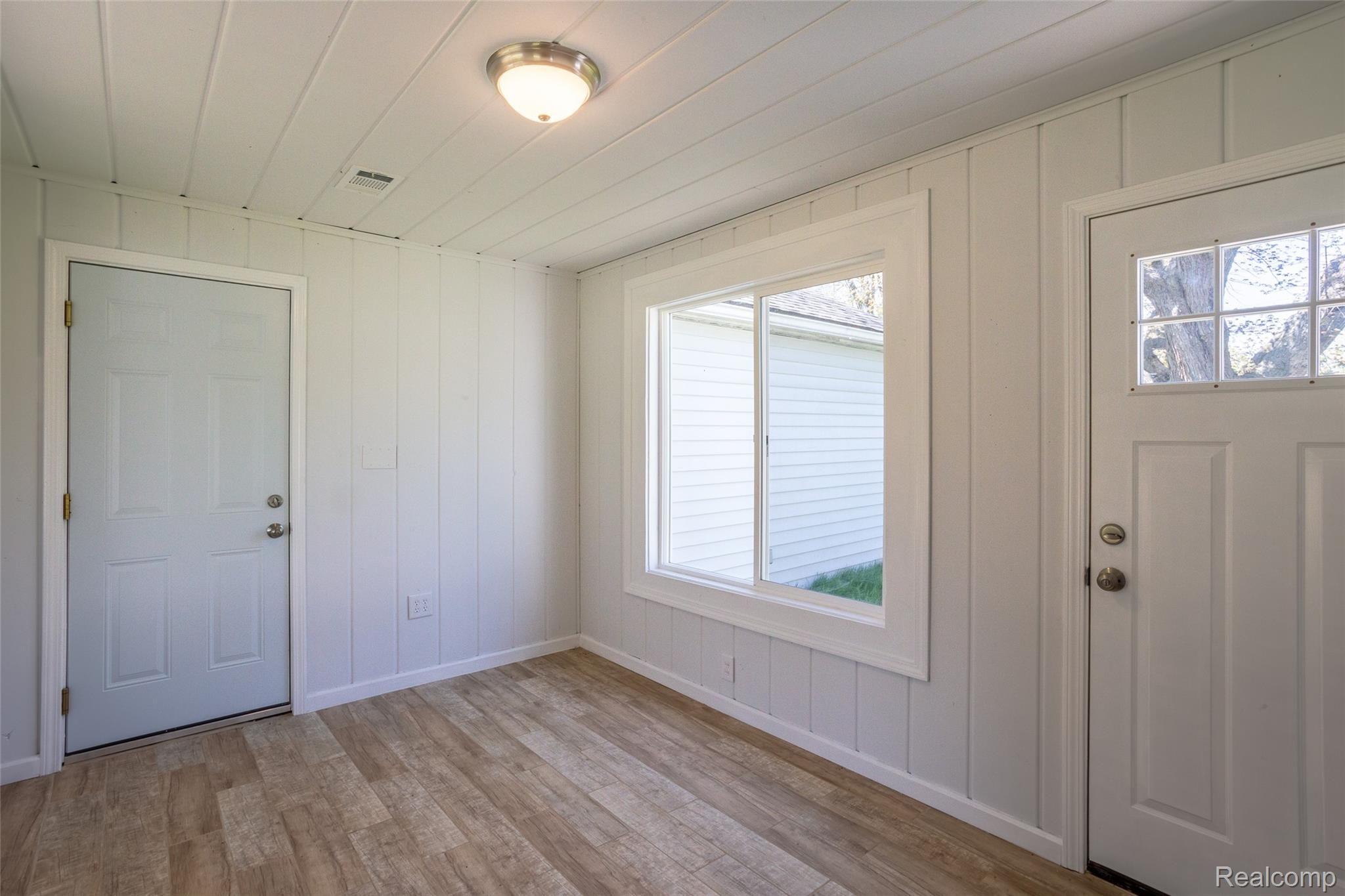 3290 John R Road Rochester, MI 48307 - Photo 7 of 47 John R_3290--Mud Room-19.jpg
