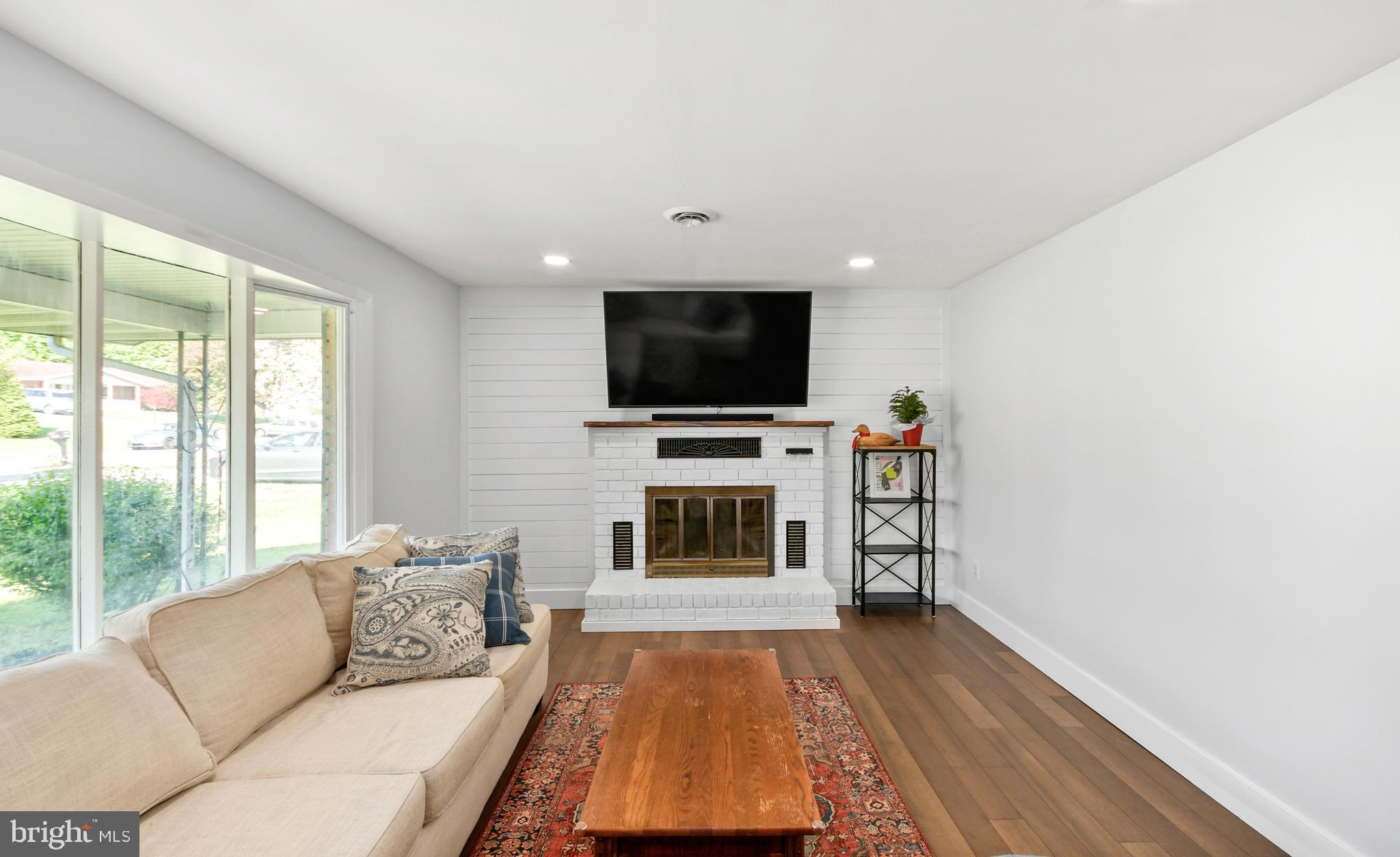 438 Barnes Avenue Westminster, MD 21157 - Photo 8 of 60