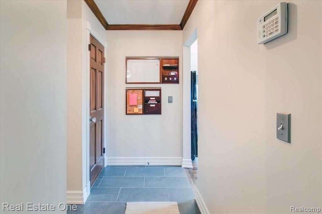 451 Lake Forest Road Rochester Hills, MI 48309 - Photo 35 of 97