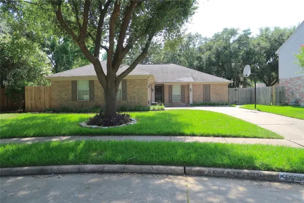 $2,200 | 7507 Sunny Oaks Way, Houston, TX 77095