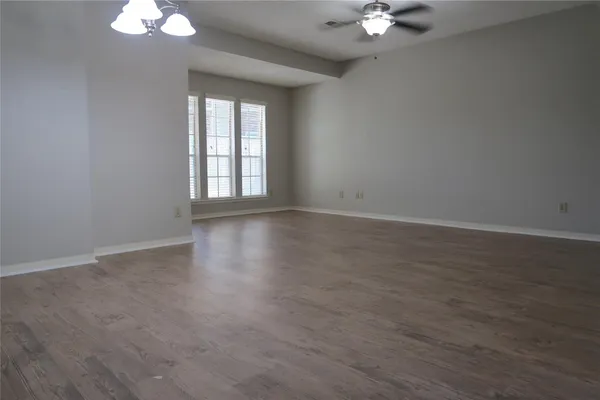 $2,200 | 7507 Sunny Oaks Way, Houston, TX 77095