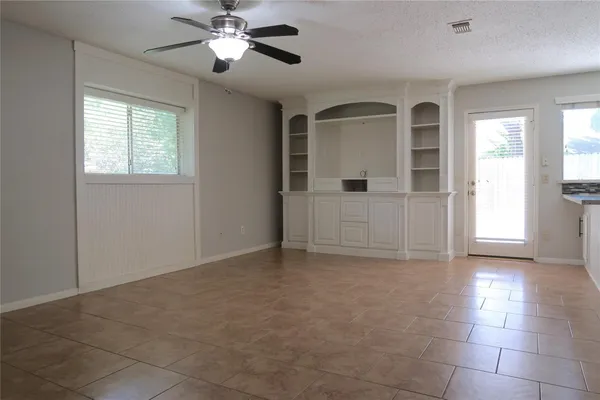 $2,200 | 7507 Sunny Oaks Way, Houston, TX 77095