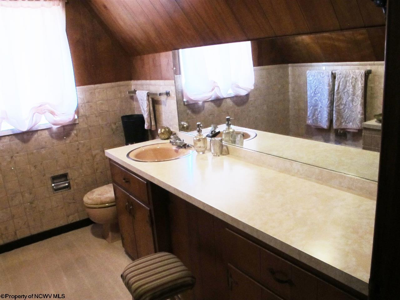 1376 Overhill Road Fairmont, WV 26554 - Photo 14 of 20 Gallery Image 14