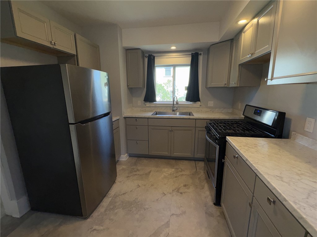 32 Walzer Road Irondequoit, NY 14622 - Photo 5 of 12 Gallery Image 5