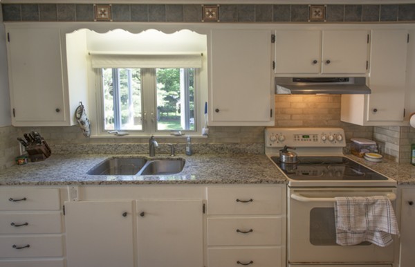 19 Upland Road Northampton, MA 01053 - Photo 4 of 29 Gallery Image 4