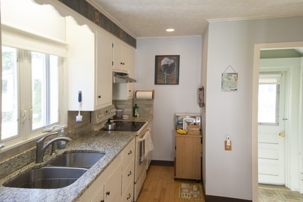 19 Upland Road Northampton, MA 01053 - Photo 5 of 29 Gallery Image 5
